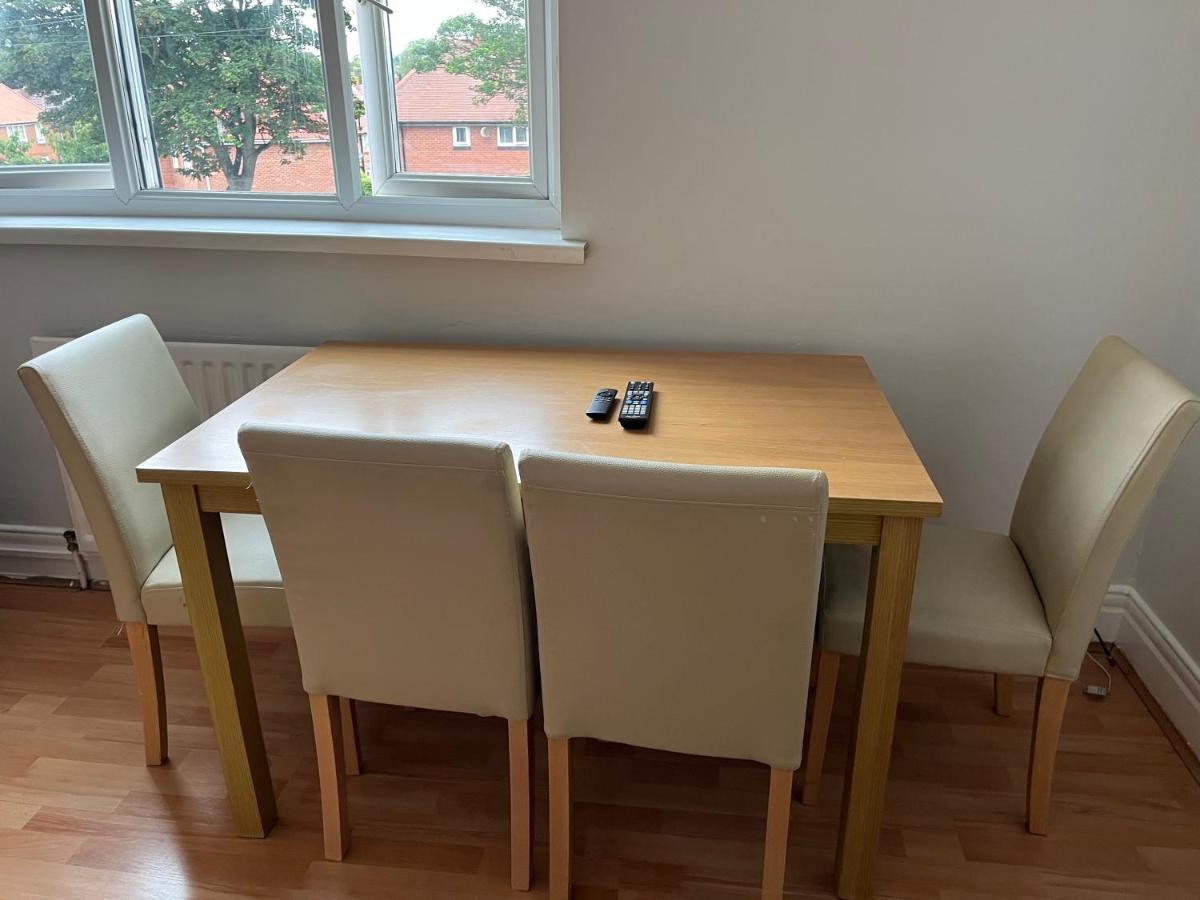 2 Bedroom Apartment, 5 Minutes From City Centre ニューカッスル・アポン・タイン エクステリア 写真