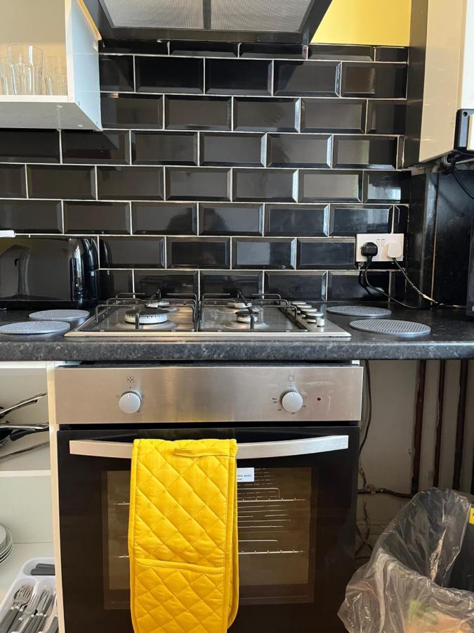 2 Bedroom Apartment, 5 Minutes From City Centre ニューカッスル・アポン・タイン エクステリア 写真